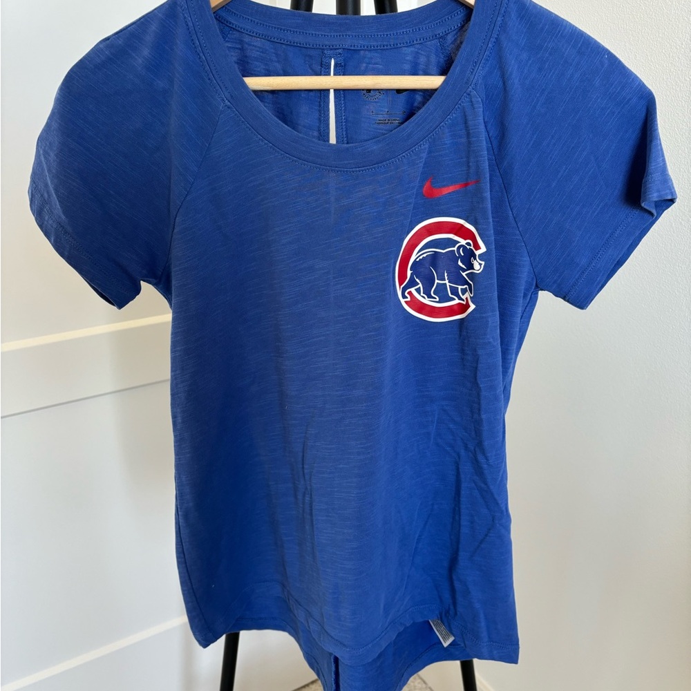 Nike Women’s Chicago Cubs Tee